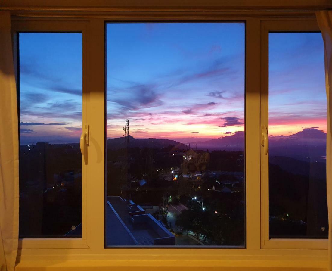 טגאיטאי D'Nest Lake Parc Tagaytay מראה חיצוני תמונה